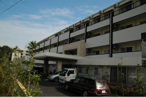 介護付有料老人ホーム　幸楽の里服部緑地・大阪府・介護福祉士（有料老人ホーム）