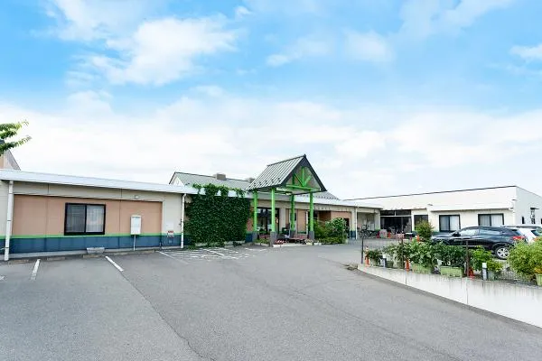 さかえグリーンハート美術館通り・福島県・介護職・