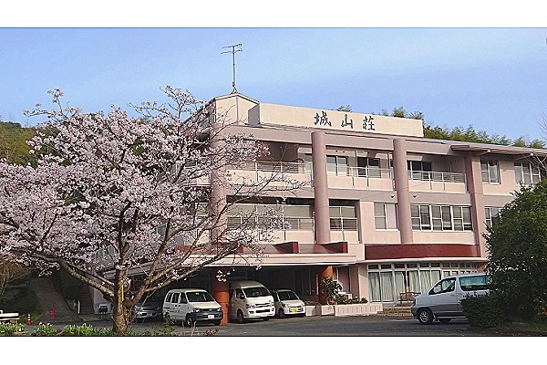 医療法人社団うら梅の郷会　介護老人保健施設　城山荘・福岡県・看護師・
