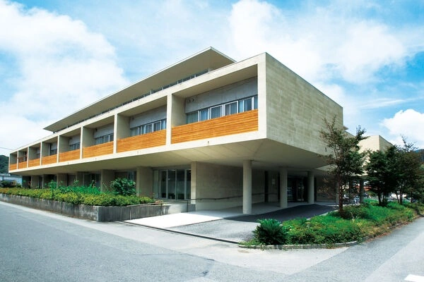 医療法人社団健育会　介護老人保健施設　しおさい・静岡県・介護職・