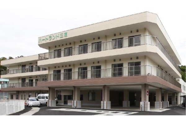 社会福祉法人　三恵会　特別養護老人ホーム　ハートランド三恵・愛媛県・看護師・