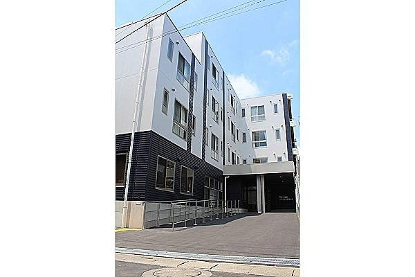 医療法人ひかり会　介護老人保健施設　ソワンルミエ槻の森・埼玉県・看護師・