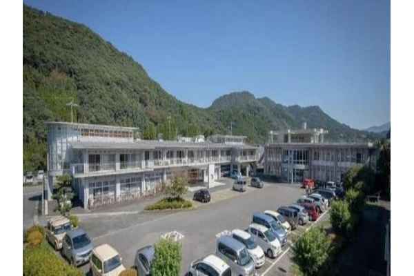 デイサービスセンターこもれび・熊本県・理学療法士・