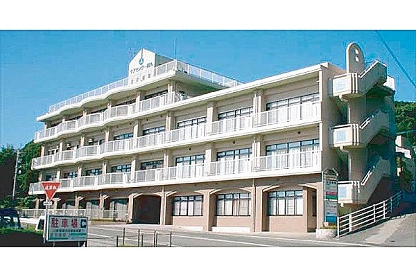 介護老人保健施設　ケアセンター鶴丸・熊本県・准看護師・